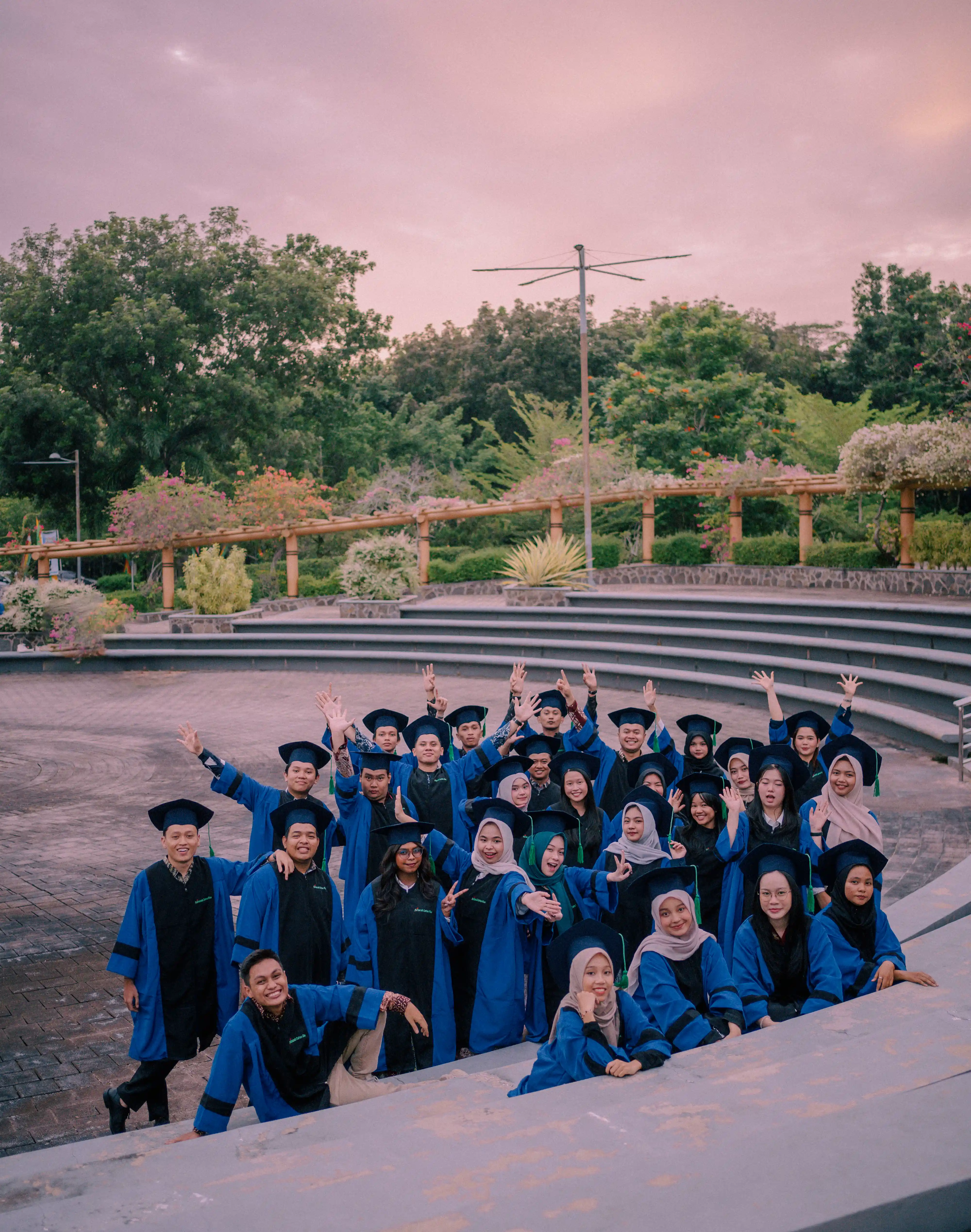 ClasSIC Graduation Photoshot