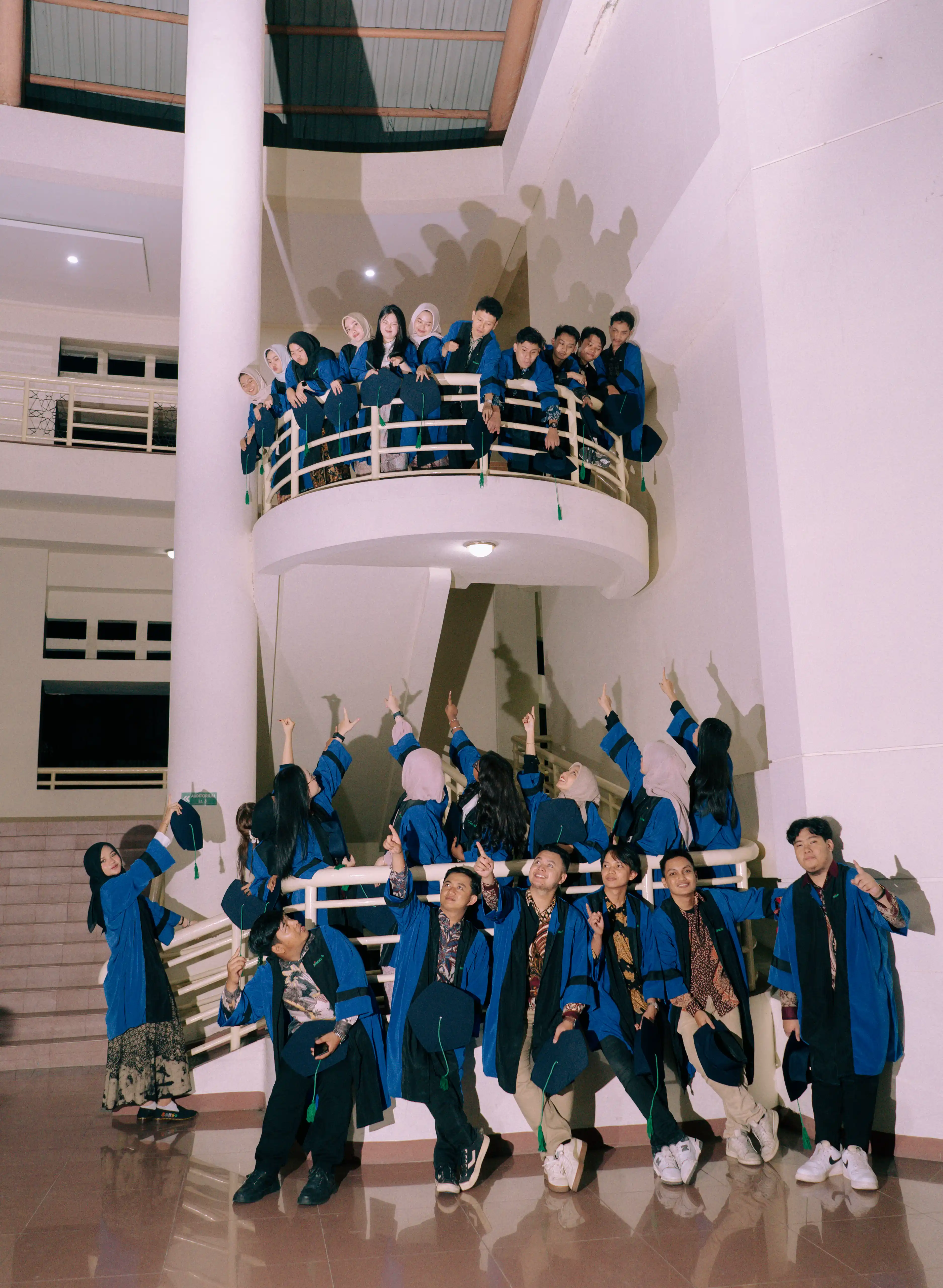 ClasSIC Graduation Photoshot